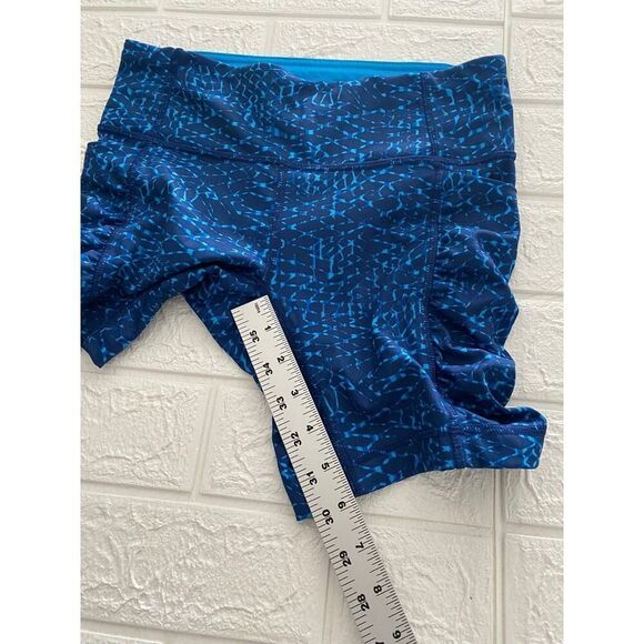 lululemon shorts size 4 - Picture 5 of 6